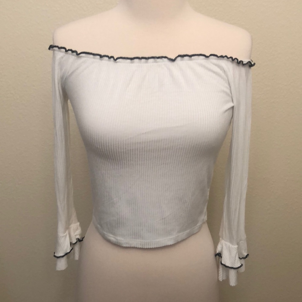 Forever 21 White Long Sleeve Crop Top